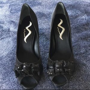 Nina Black Open Toe Heel Size 9